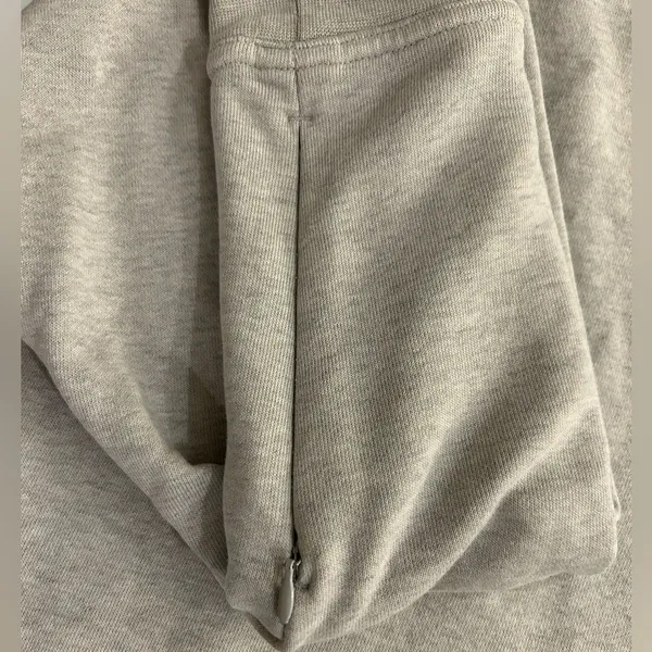 Nike Dri-Fit Hi/Low Sweatshirt - Size L - Color is a tanish/gray - Image 8