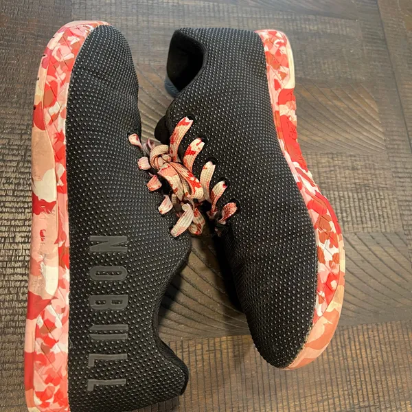 Nobull unisex running shoes in black and camo pink 8 women 6.5 men - Image 9