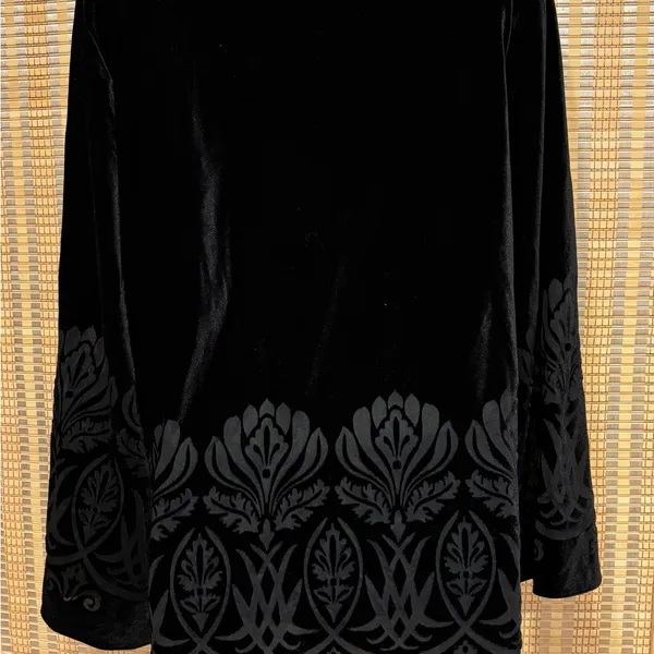 The Limited Peony Burnout oylong black velvet embroidered tunic style blouse top - Image 9