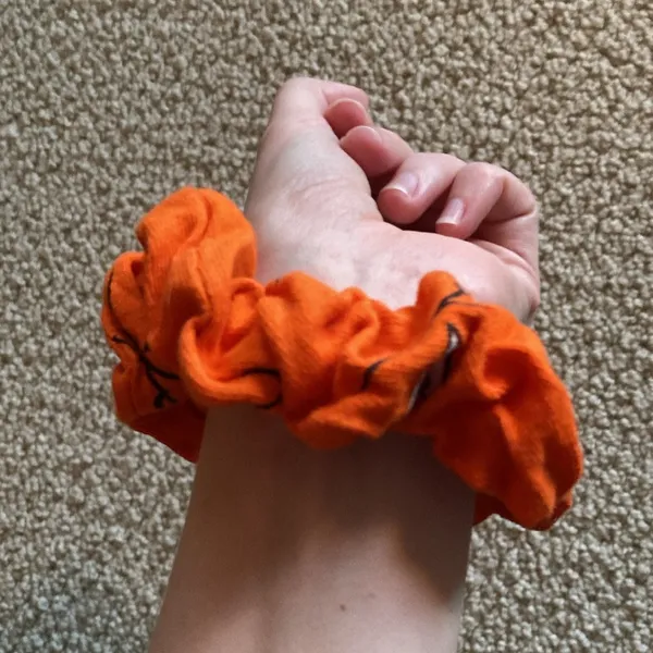 University of Virginia Large Scrunchie Orange Wahoo UVA Hair Tie EUC Clean - Image 5