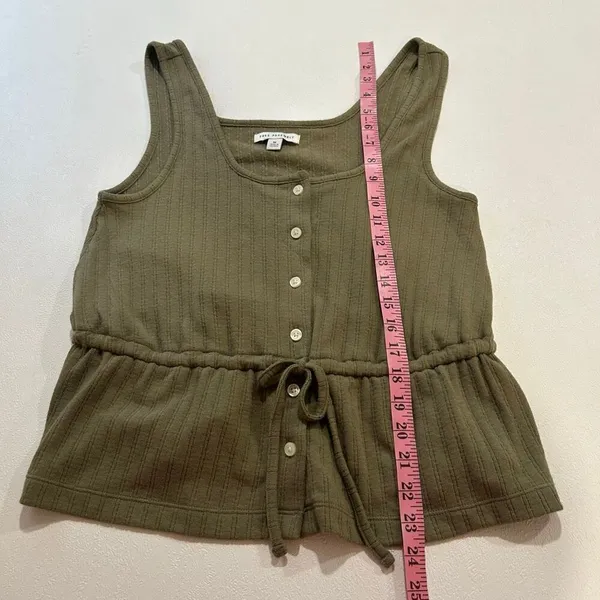 Free Assembly Olive Green Ribbed Button Front Tank Top Size Medium | Peplum Draw - Image 5