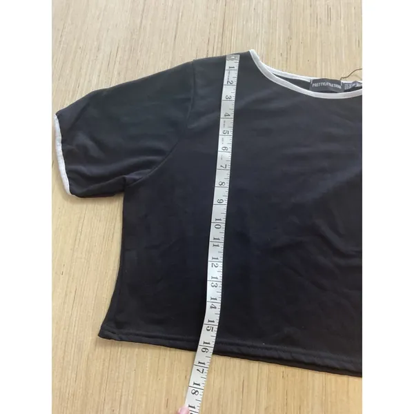 PrettyLittleThing crop top US size 16 black body-contrasting white trim - Image 4