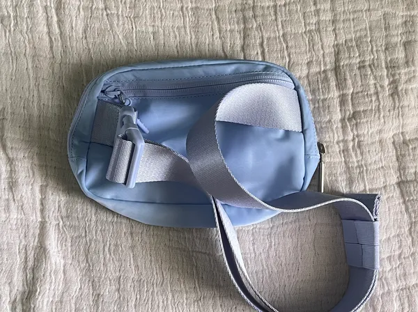 Lululemon Everywhere Belt Bag - Image 3