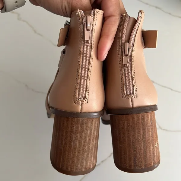 DV by Dolce Vita Drako Strapy Ankle Boots 8 Tan Booties Stacked Heel Vegan - Image 12