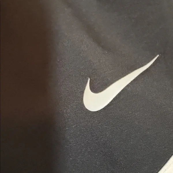 Nike dry fit shorts sz XS. Excellent condition. - Image 2