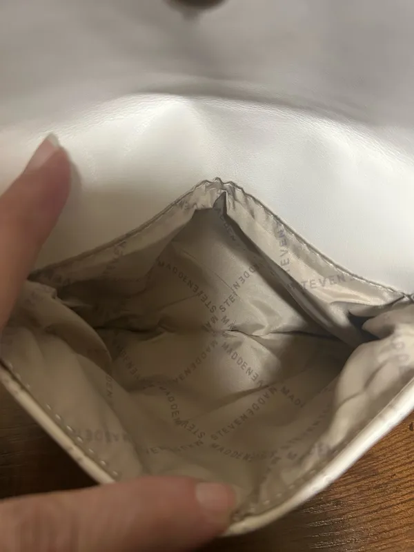 Steve Madden White quilted wristlet  - Image 4