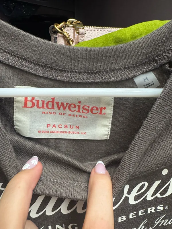 PacSun Budweiser T-Shirt Cropped - Image 2