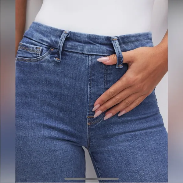$98 Good American GA 3 (large) power stretch pull on slight flare jeans GLS478T - Image 6