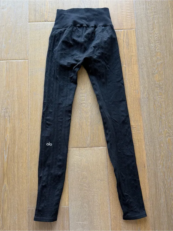 Alo Yoga, Seamless Cable Knit High-Waist Legging, Black — Size small - Image 3