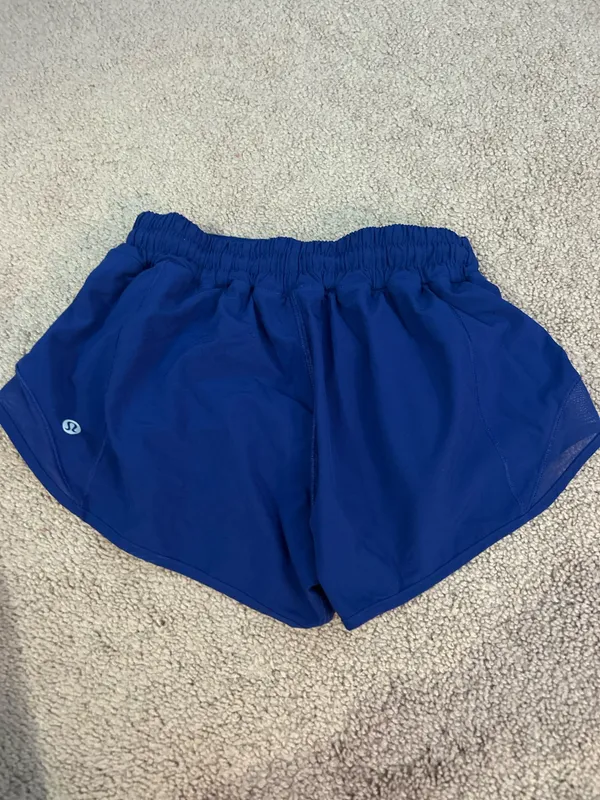 Lululemon Shorts Hotty Hot 2.5" - Image 2