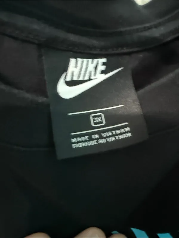 Nike Black Long-Sleeve Shirt with Teal Zebra Swoosh - Image 2