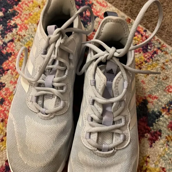 Adidas bounce sneakers 8.5‎ - Image 3