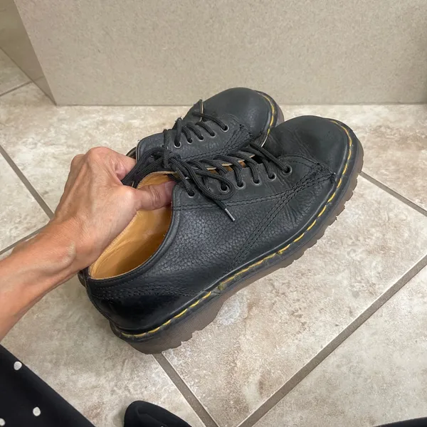 Dr Martens Made in England 5/usa7 Black Pebbled Leather Oxford Lug Sole Shoes - Image 5