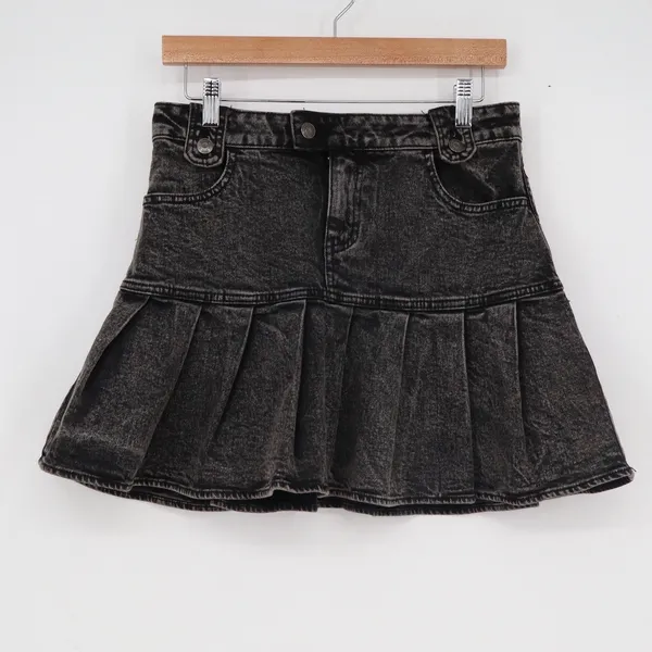 Wild Fable Acid Wash Black Pleated Denim Mini Skirt Skater Size 4 - Image 2
