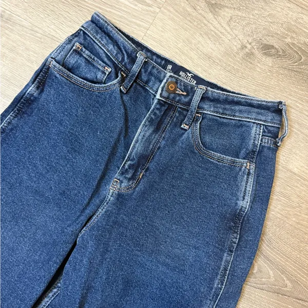 •Hollister• Ultra High Rise Mom Jeans - Image 3
