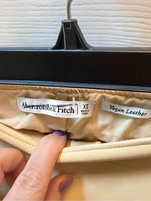 Abercrombie size XS Classic Beige A-Line Mini Skirt with inner shorts - Image 3