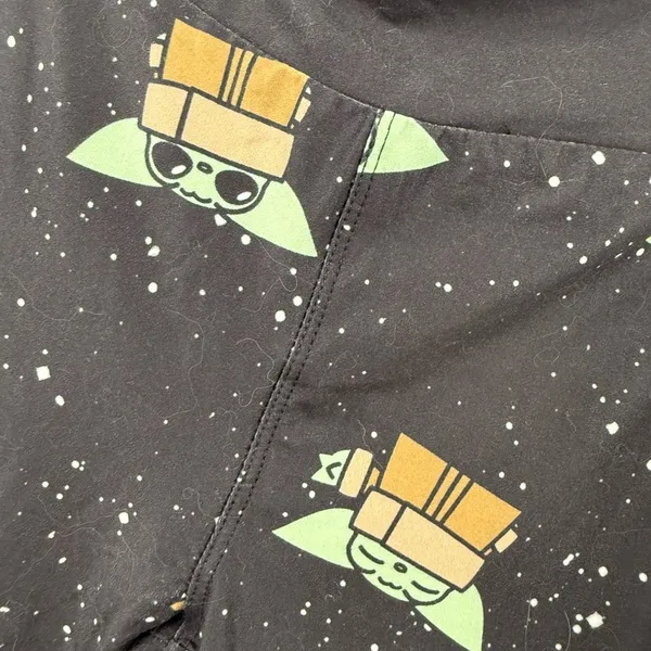 Disney Parks Women’s Small Star Wars Grogu Ankle Pants Leggings New - Image 2