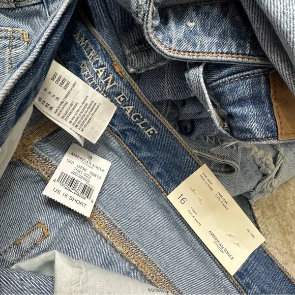 NWT American Eagle Plus Size Ripped Cool Classic Mom Jeans Crop Ankle 16 Short - Image 9