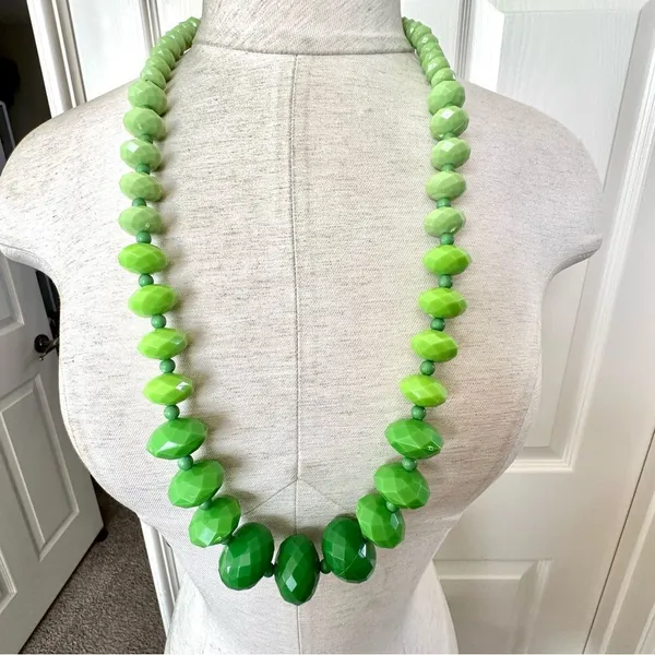 Garold Miller green beaded necklace and earrings set - Image 2