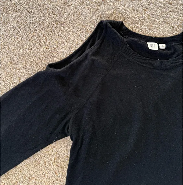 Gap Cut-Out Sweater - Image 3