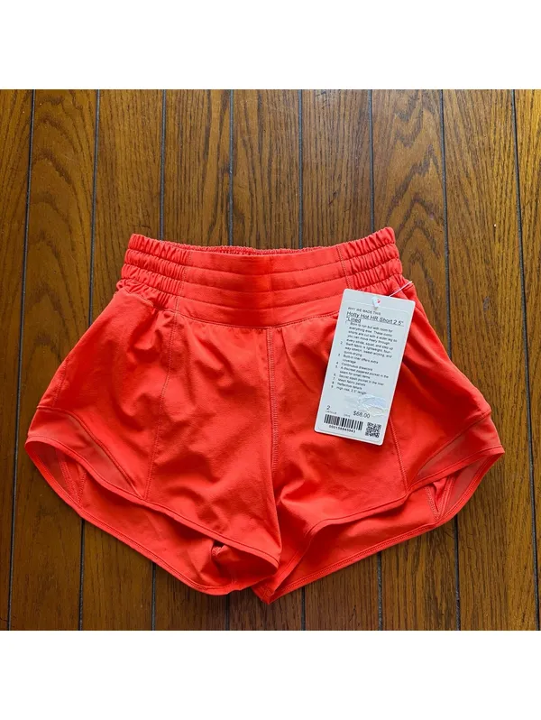 Lululemon Hotty Hot Short High Rise 2.5” Cherry Ember Size 2 NWT - Image 2