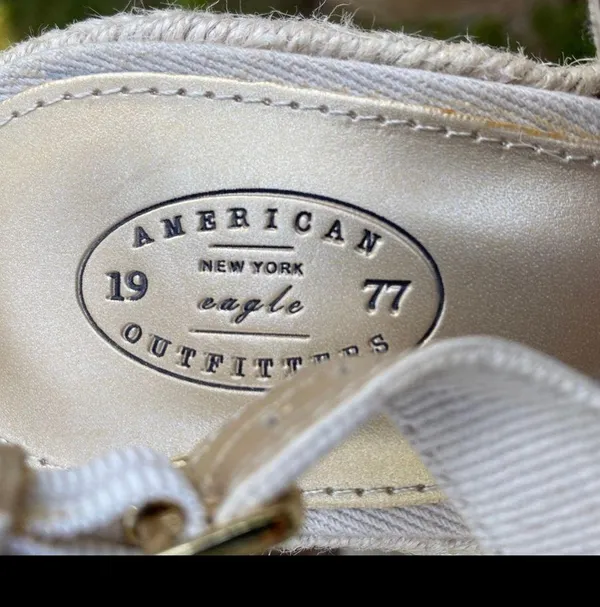 American Outfitters New never used Women Shoes Size 11 Wedge beige 5 in heel - Image 7