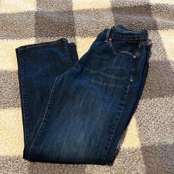 Levi’s Women’s 505 Straight Leg Jeans Dark Rinse Size 8 - Image 12