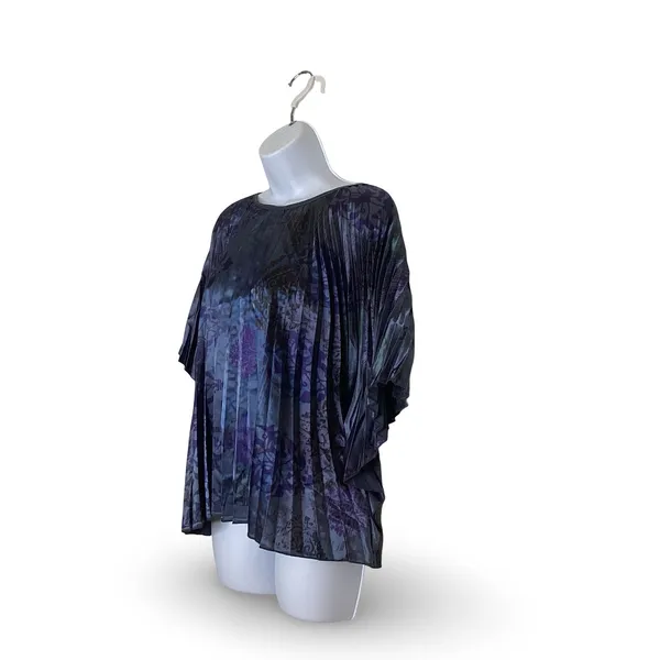 Romeo + Juliet Couture Pleated Top - Image 2