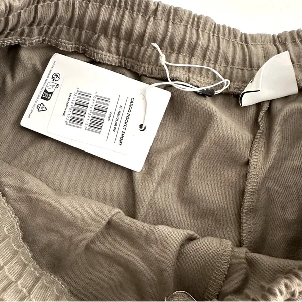 Gymshark M Cargo Pocket Shorts - Image 4