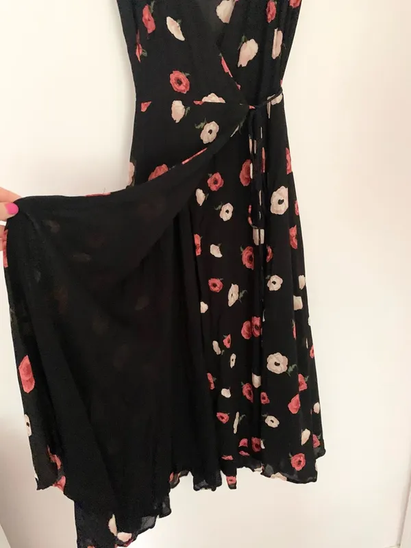 Reformation Carina Wrap Midi Dress Black Floral Viscose V Neck - Image 6