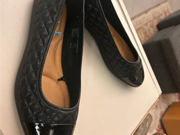 Flats Quilted Black Ballet Flats with Gloss Cap Toe Time and Tru 11 W - Image 4