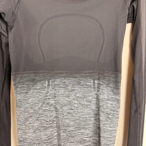 Lululemon Swiftly Tech Long Sleeve Crew Black Gray‎ Ombre Thumbhole Shirt Size 6 - Image 4