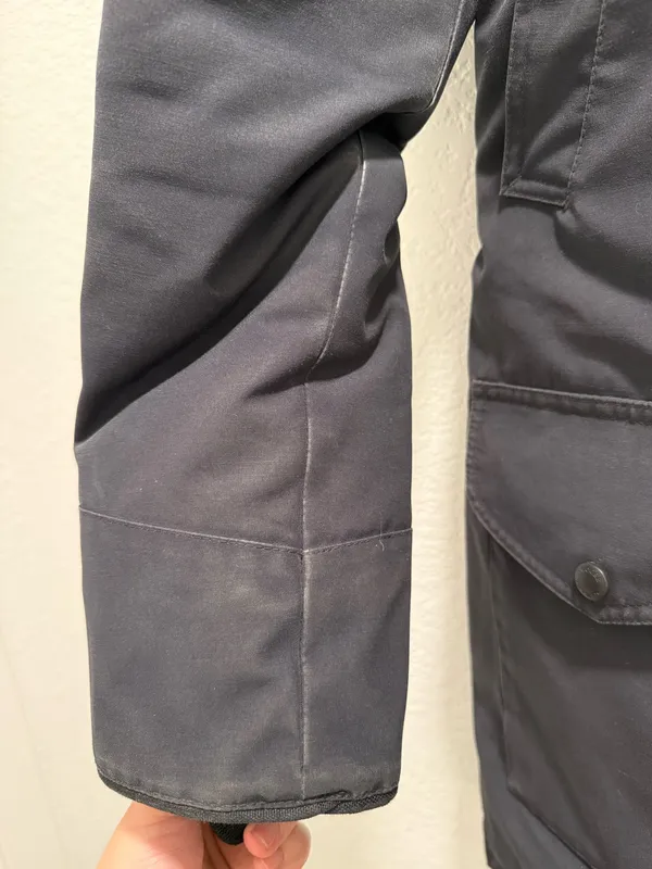 Canada Goose navy trillium heritage down parka coat with coyote fur hood - Image 4