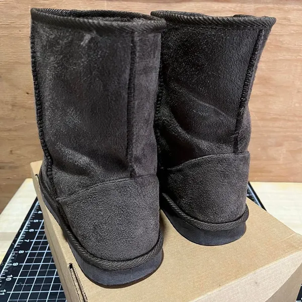 Unbranded Women's Brown and Grey Boots - Image 3