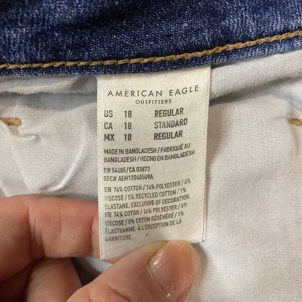American Eagle Mom Jeans Women's Size 18 Blue Medium Wash‎ High Rise Stretch - Image 6