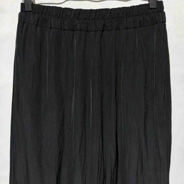 Aritzia Babaton Plisse Crinkled Satin Pull-On Pants Black Size Small - Image 4