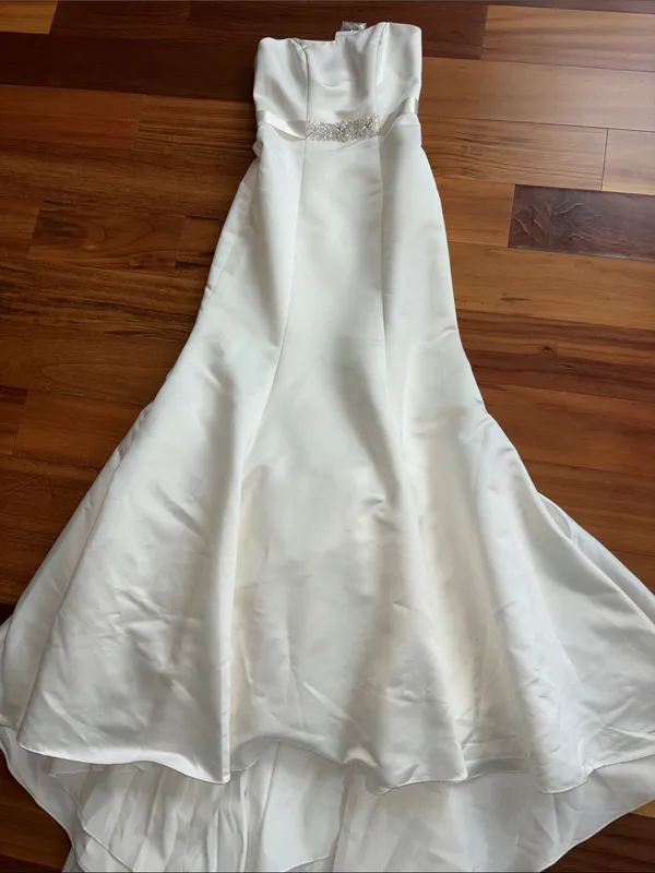 NWT David’s Bridal wedding gown - Image 4