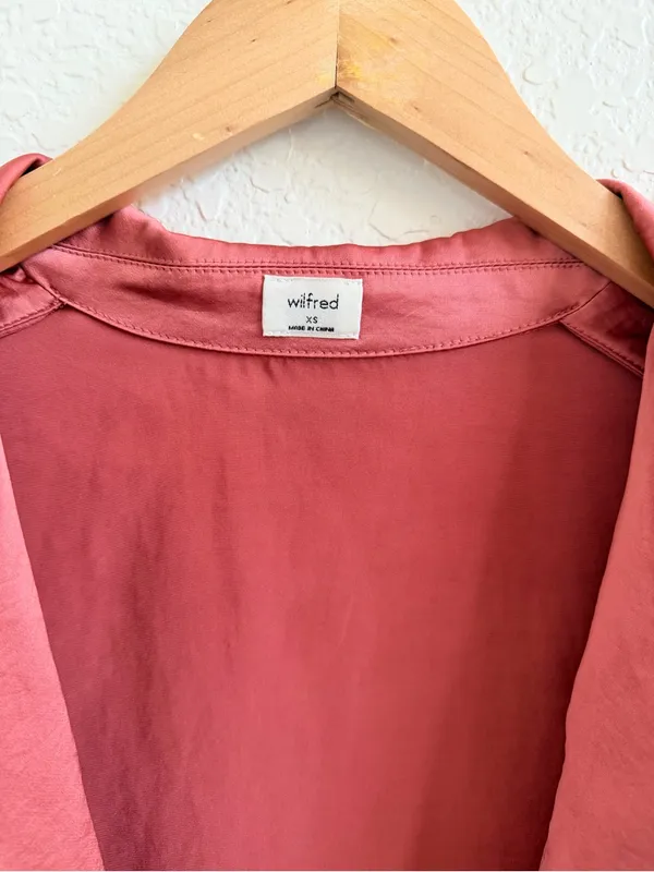 Aritzia Wilfred Pink Coral Satin Tie-Front Button‎ Down Blouse Top XS - Image 5