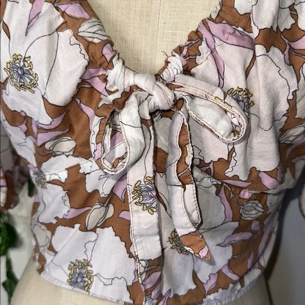 Abercrombie & Fitch Puff Sleeve Floral Cropped Top - Image 3