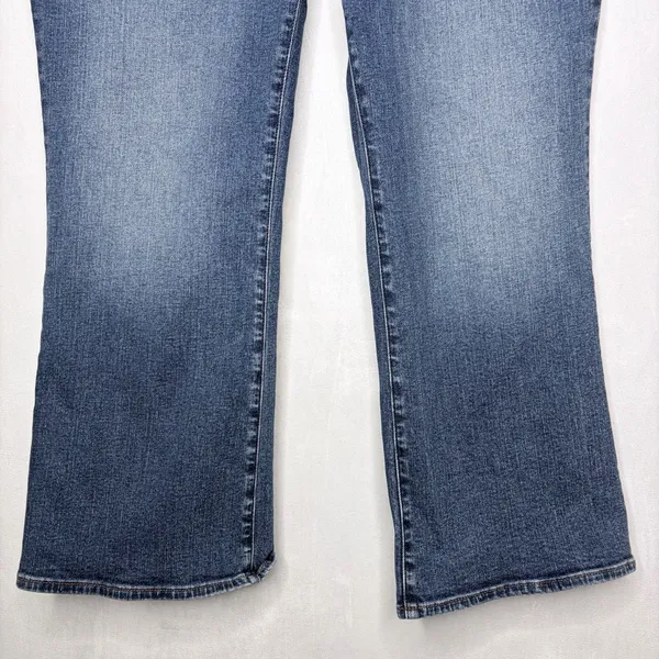 Madewell Kick Out Crop Jeans - Image 8