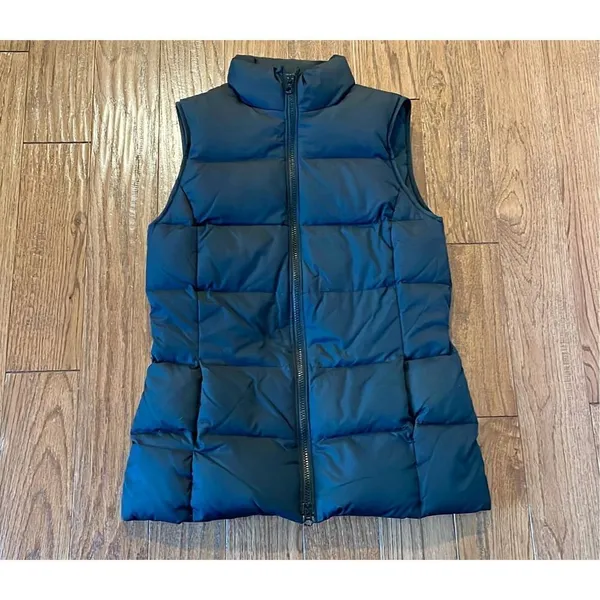 Gap goose down full black puffer vest size xs - Image 2