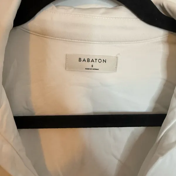 Babaton White Body Contour Cropped Long Sleeve Polo - Image 3