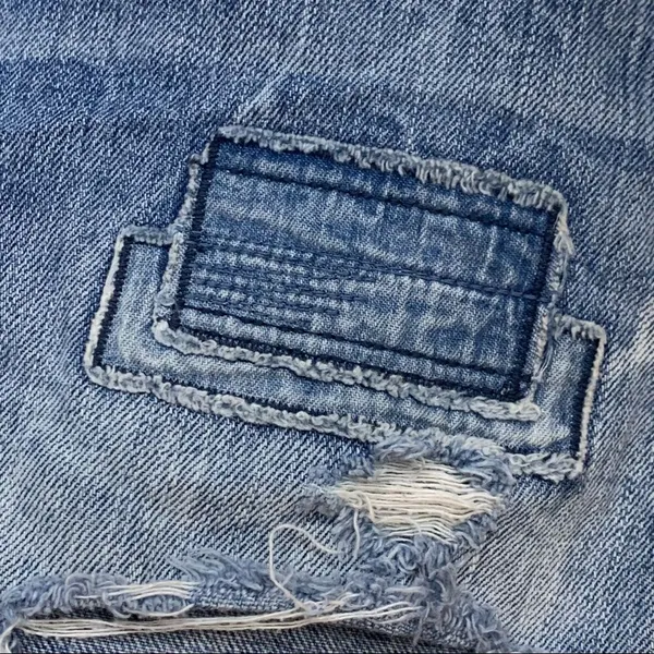 Abercrombie and Fitch high rise distressed shorts - Image 3