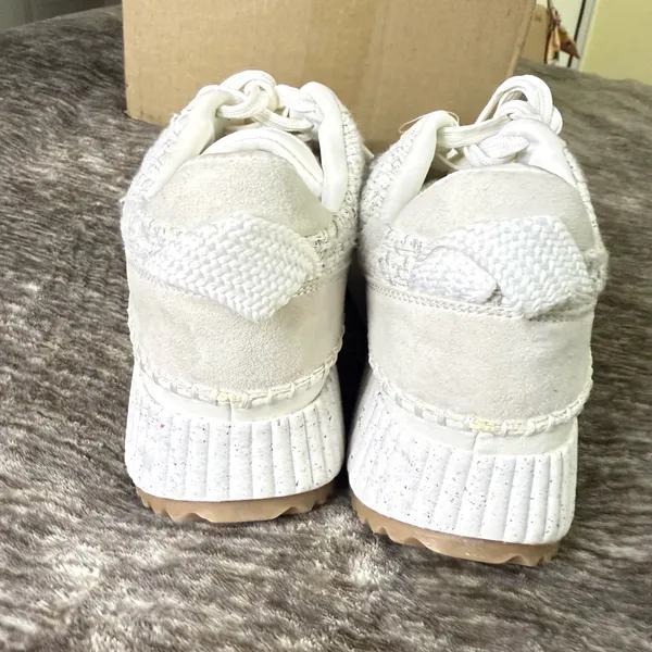 Universal Threads White Platform Tennis Memory Foam & Platform Heel Womens 9.5 - Image 3