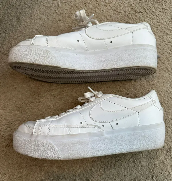 Nike Blazers - Image 3