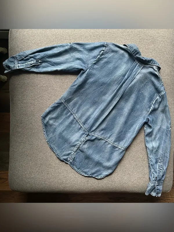 Anthropologie Cloth & Stone Chambray Button Down Shirt XS - Image 7