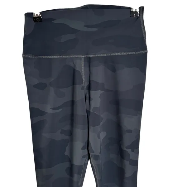 alo Yoga High-Waist Camo Vapor Legging Black Camouflage, Size S, New Without Tag - Image 5