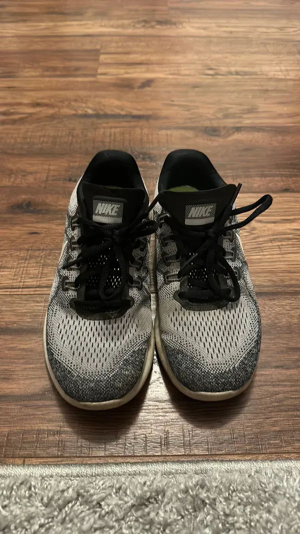 Nike Shoes - Image 4