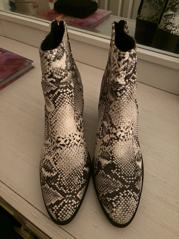 Tilly's Snakeskin booties - Image 3