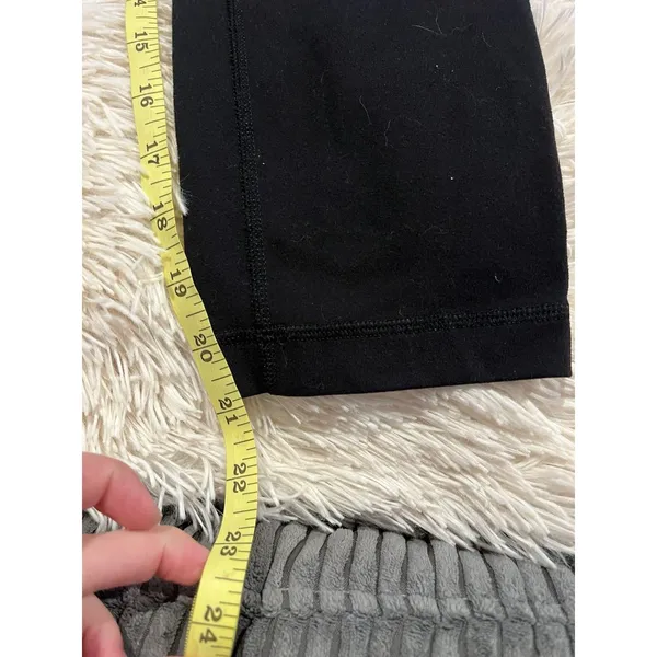 Lululemon pants yoga stretch waist pocket black Size 6 21” Inseam EUC - Image 3